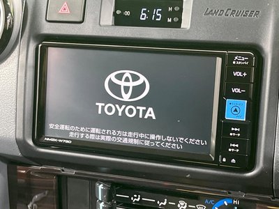 TOYOTA LAND CRUISER 70 - 3