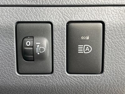 TOYOTA LAND CRUISER 70 - 7