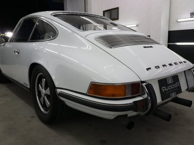 PORSCHE 911 - 8
