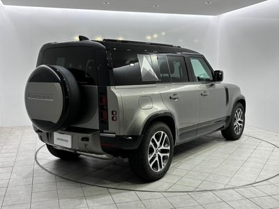 LAND ROVER DEFENDER - 6