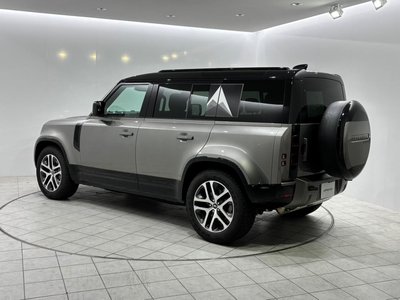 LAND ROVER DEFENDER - 4