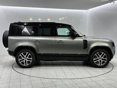 LAND ROVER DEFENDER - 7