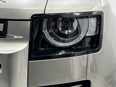 LAND ROVER DEFENDER - 10