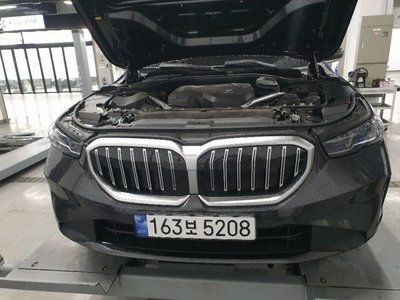 2024 BMW 5 SERIES — фото 1