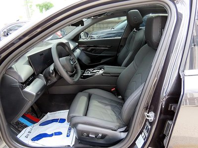 2024 BMW 5 SERIES 照片 6
