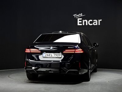 BMW 5 SERIES - 4