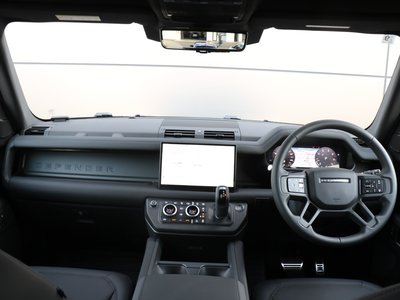 LAND ROVER DEFENDER - 3