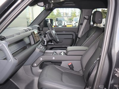 LAND ROVER DEFENDER - 2
