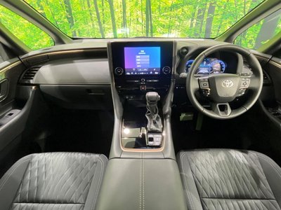 2026 Toyota ALPHARD photo 2
