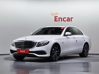 MERCEDES-BENZ E-CLASS - 1