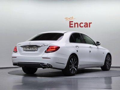MERCEDES-BENZ E-CLASS - 4