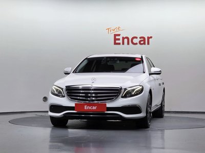 MERCEDES-BENZ E-CLASS - 2