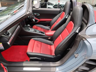 2017 Porsche 718 thumbnail 31