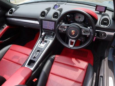صورة 9 لـ 2017 Porsche 718