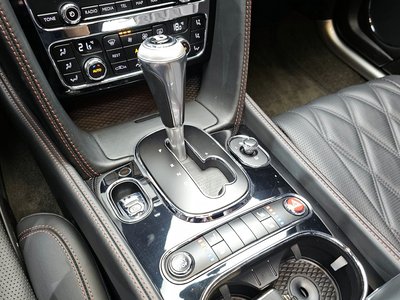 صورة 9 لـ 2015 Bentley FLYING SPUR