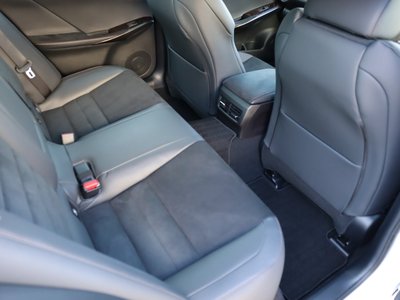 صورة مصغرة 46 لـ 2023 Lexus IS