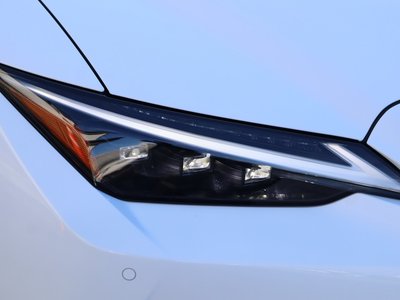 صورة مصغرة 22 لـ 2023 Lexus IS