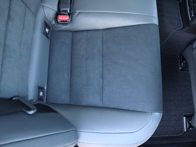 صورة مصغرة 52 لـ 2023 Lexus IS