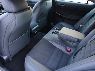 صورة مصغرة 50 لـ 2023 Lexus IS