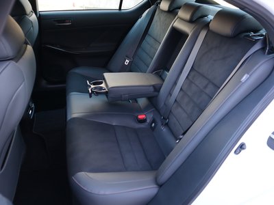صورة مصغرة 49 لـ 2023 Lexus IS