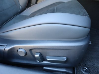 صورة مصغرة 34 لـ 2023 Lexus IS