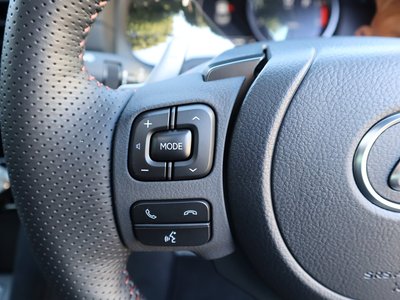 صورة مصغرة 37 لـ 2023 Lexus IS