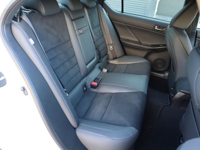 صورة مصغرة 45 لـ 2023 Lexus IS