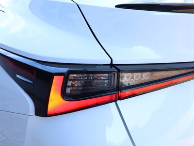 صورة مصغرة 75 لـ 2023 Lexus IS