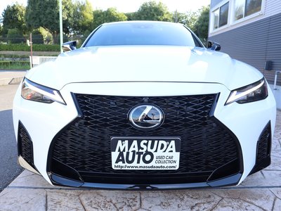 2023 Lexus IS photo 2