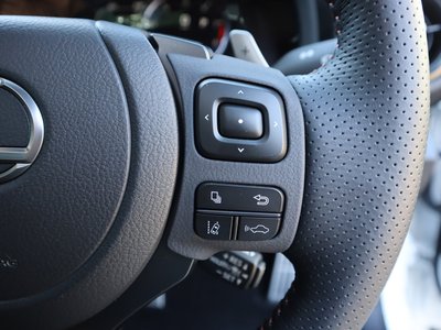 صورة مصغرة 13 لـ 2023 Lexus IS