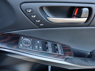 صورة مصغرة 33 لـ 2023 Lexus IS