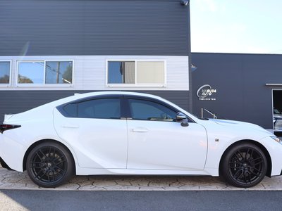 2023 Lexus IS photo 4