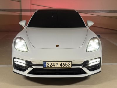 PORSCHE PANAMERA - 1