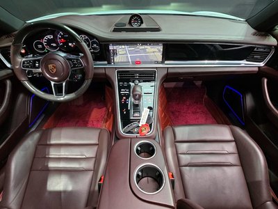 PORSCHE PANAMERA - 4