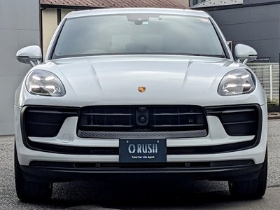 PORSCHE MACAN - 8
