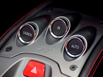 صورة مصغرة 123 لـ 2012 FERRARI 458 SPIDER