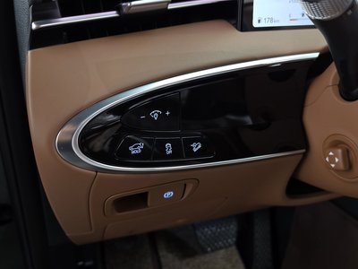 2024 Genesis GV70 thumbnail 27