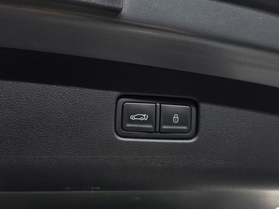 2024 Genesis GV70 thumbnail 24