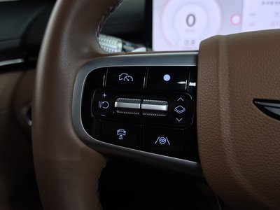 2024 Genesis GV70 thumbnail 22
