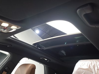 2024 Genesis GV70 thumbnail 23
