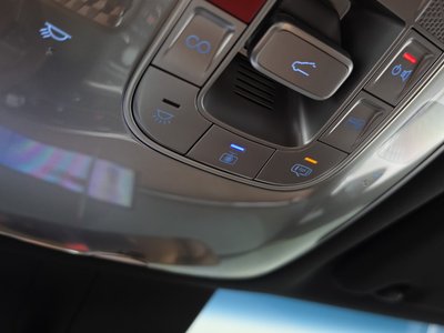 2024 Genesis GV70 thumbnail 21