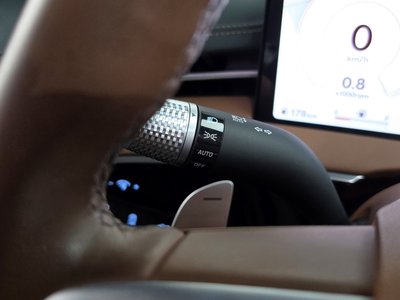 2024 Genesis GV70 thumbnail 30