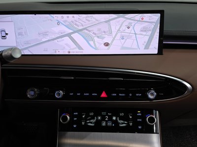 2024 Genesis GV70 thumbnail 19