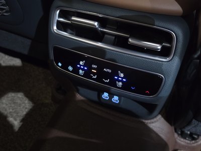 2024 Genesis GV70 thumbnail 31