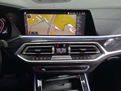 2021 BMW X7 thumbnail 13