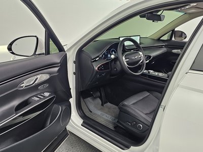 2022 Genesis GV70 thumbnail 16