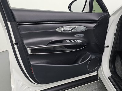 2022 Genesis GV70 thumbnail 14