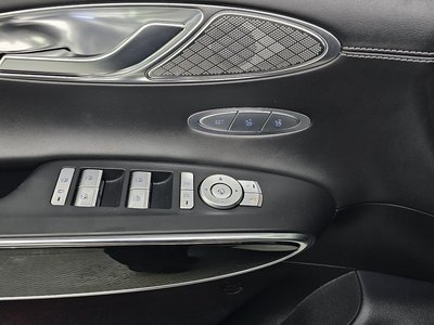 2022 Genesis GV70 thumbnail 24