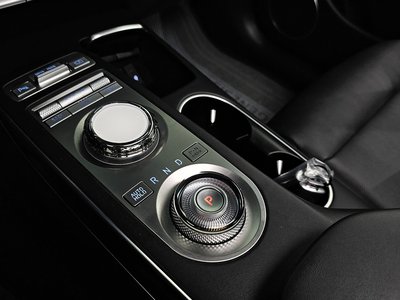 2022 Genesis GV70 thumbnail 12