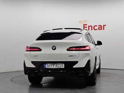 2025 BMW X4 photo 3